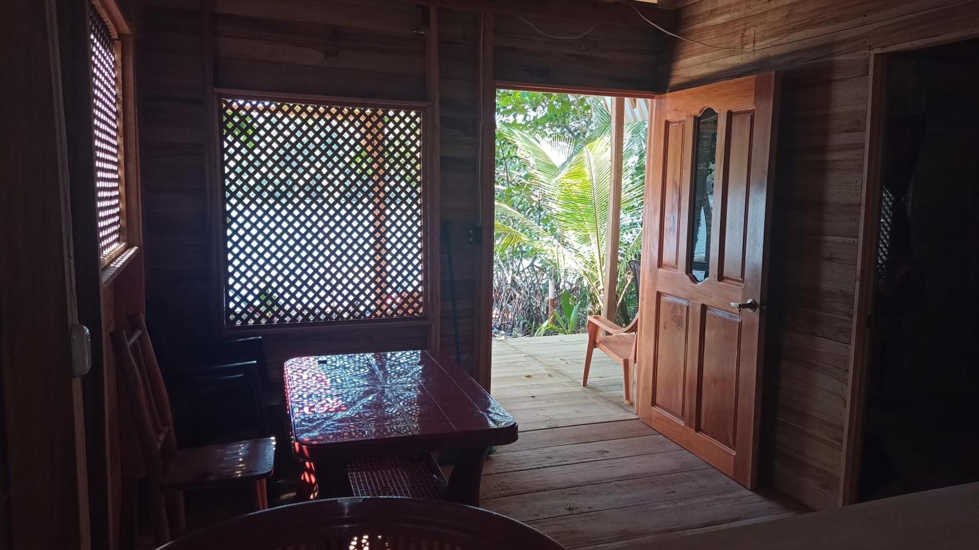Casa Manati Hotell Lívingston Eksteriør bilde